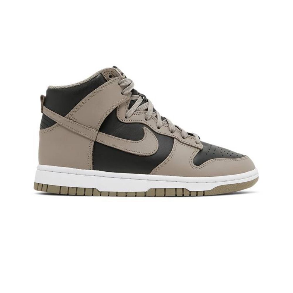 EUC Nike Dunk Shoes